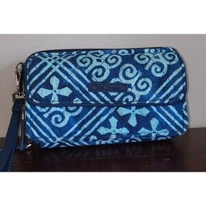 Vera Bradley Cuban Tiles All-In-One Wallet Wristlet Bag Blue Quilted